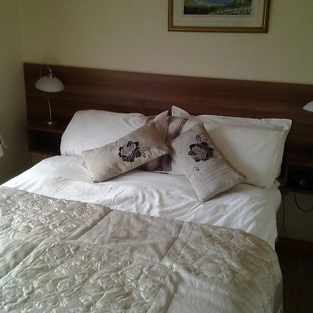 Gardenfield House Bed & Breakfast H91Vh02 Galway Exteriör bild