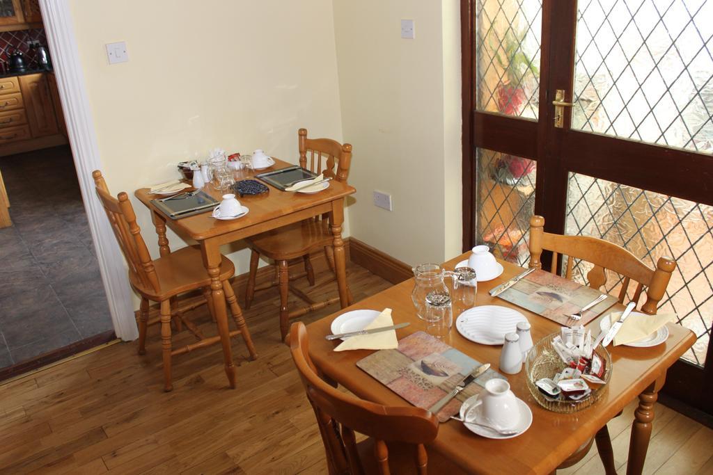 Gardenfield House Bed & Breakfast H91Vh02 Galway Exteriör bild
